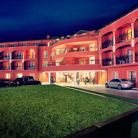 Dune - Free Access Hotel