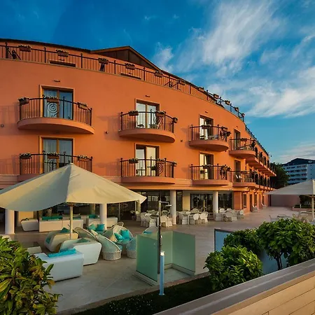 Dune - Free Access Hotel